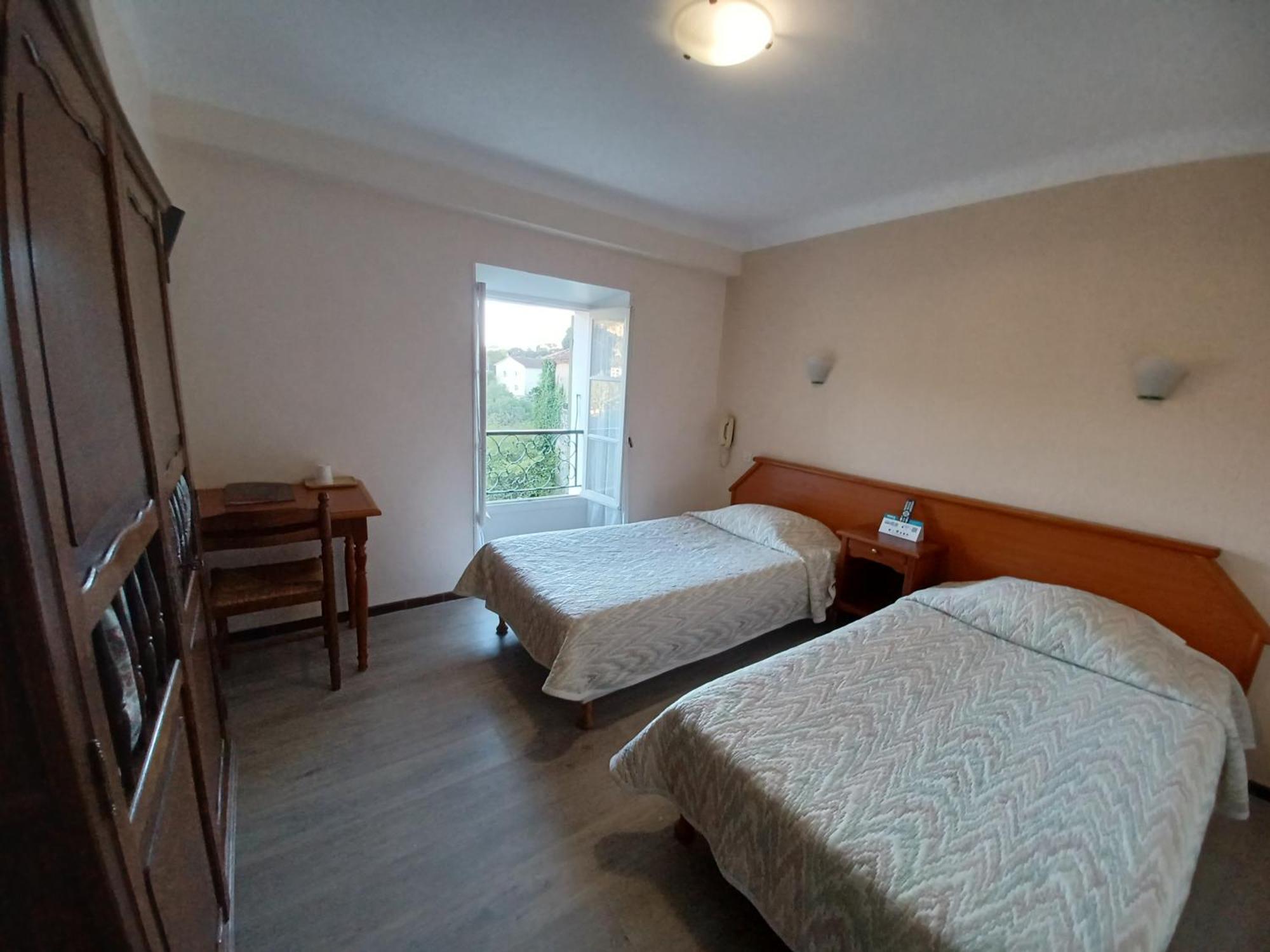 Logis Hotel Du Pont D'Or Баржоль Экстерьер фото