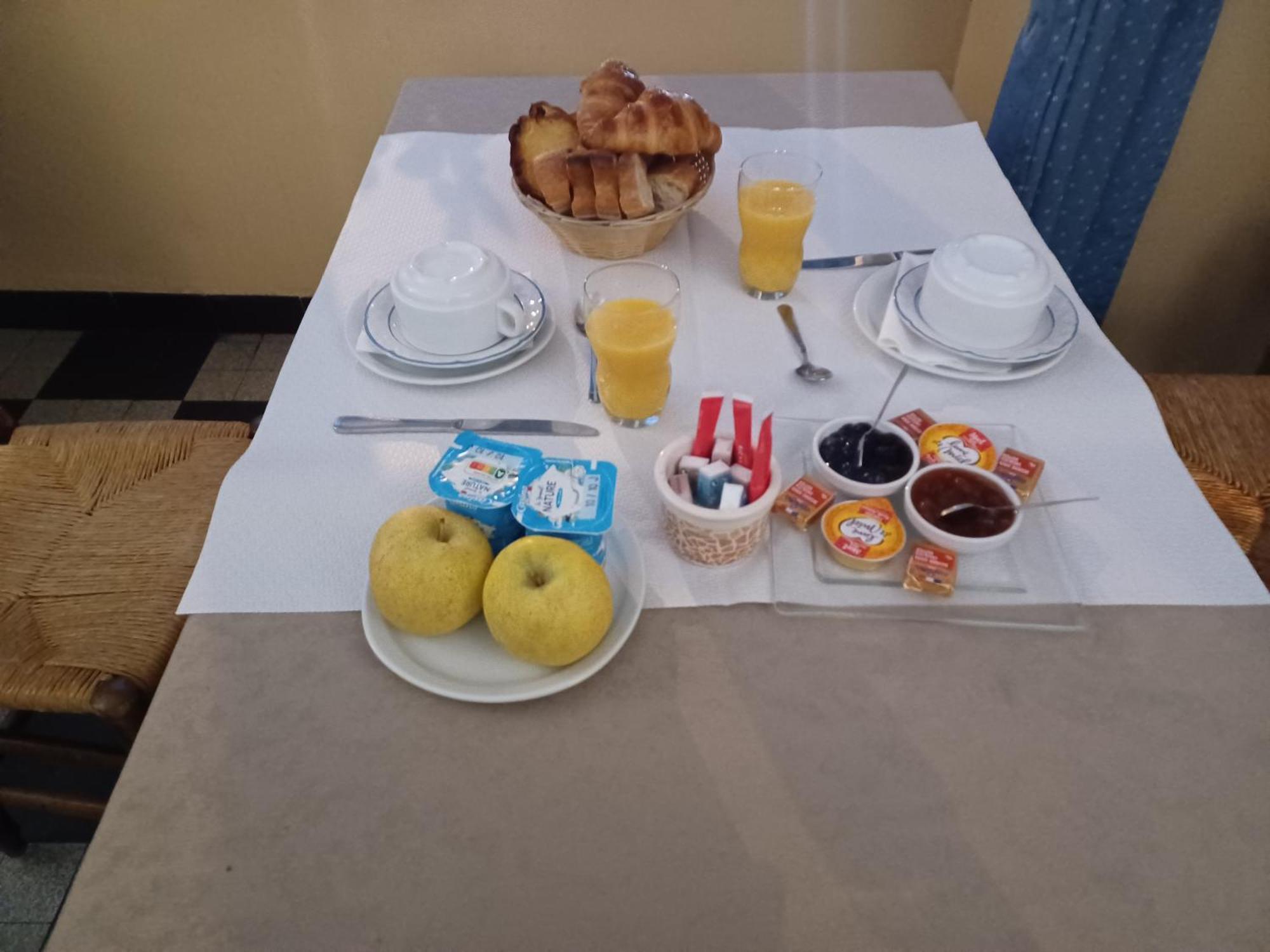 Logis Hotel Du Pont D'Or Баржоль Экстерьер фото