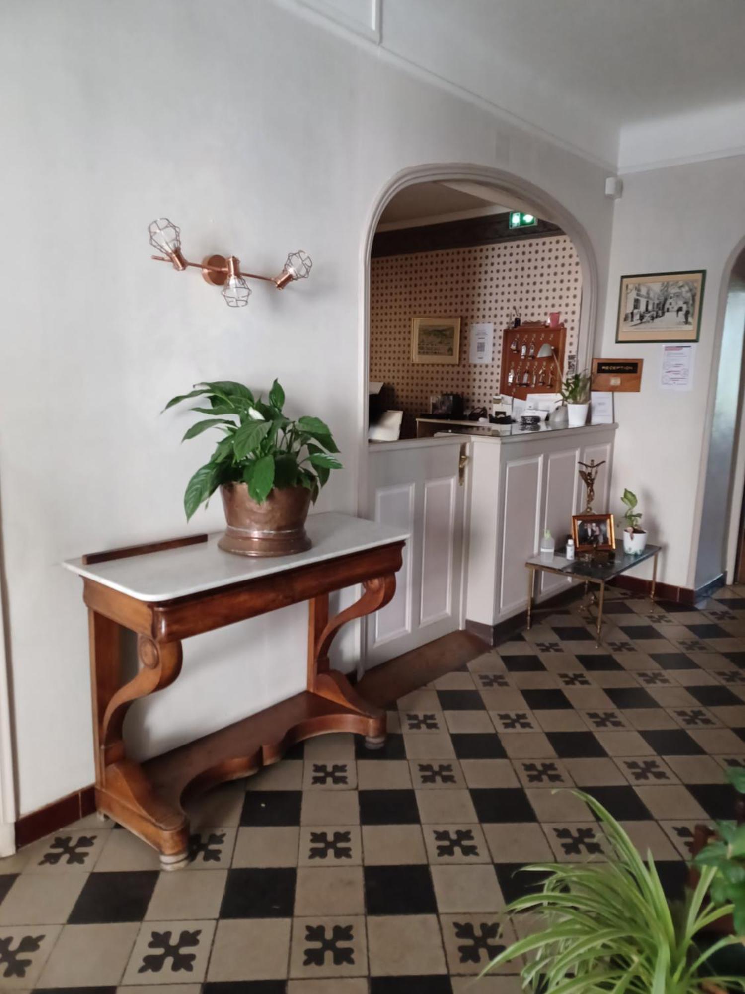Logis Hotel Du Pont D'Or Баржоль Экстерьер фото